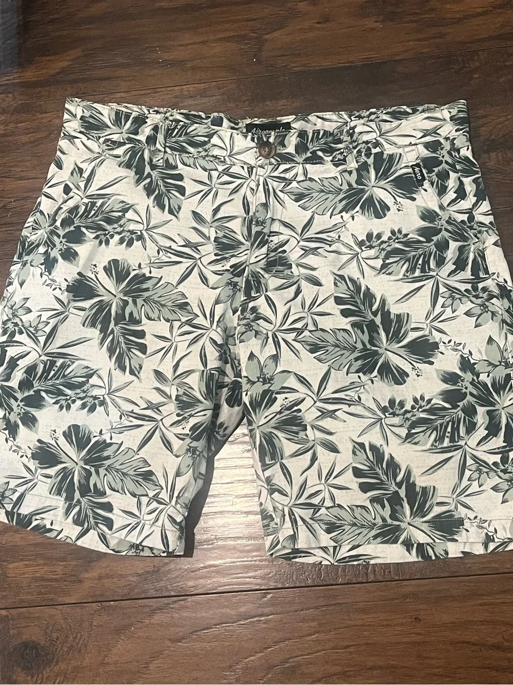 Tropical Leaf Print Casual Shorts - Green on Cream
